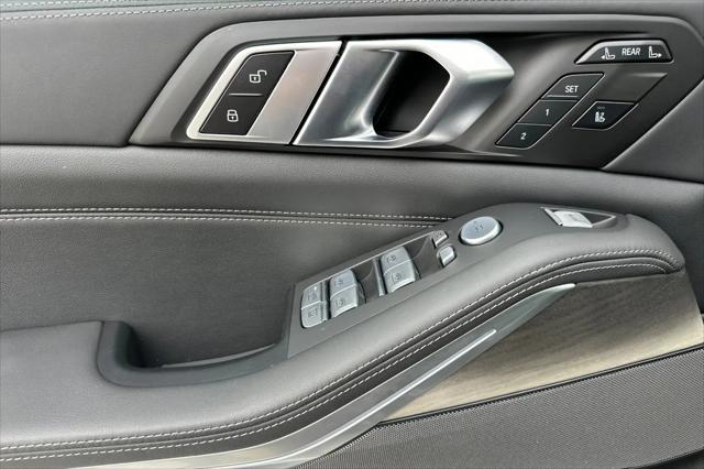 2024 BMW X7 M60i