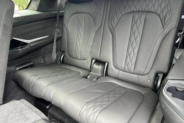2024 BMW X7 M60i