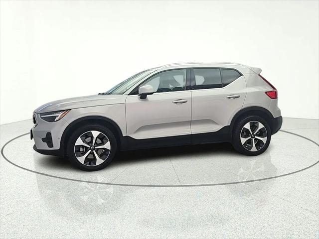 2024 Volvo XC40 B5 Plus Bright Theme