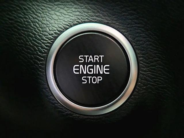 2024 Volvo XC40 B5 Plus Bright Theme