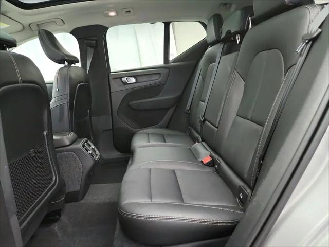 2024 Volvo XC40 B5 Plus Bright Theme