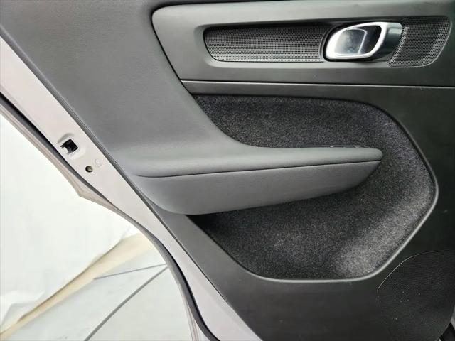 2024 Volvo XC40 B5 Plus Bright Theme