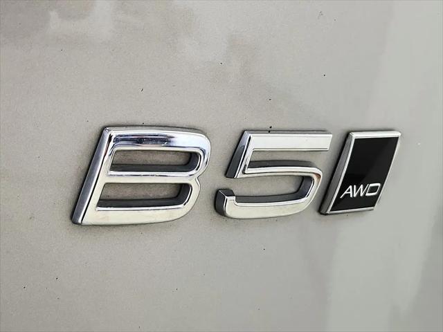 2024 Volvo XC40 B5 Plus Bright Theme