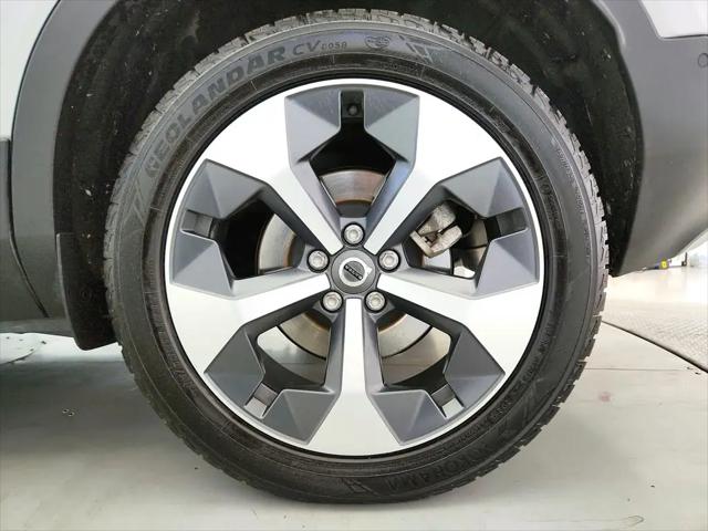 2024 Volvo XC40 B5 Plus Bright Theme