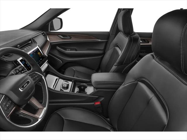 2026 Jeep Grand Cherokee Laredo 4x2