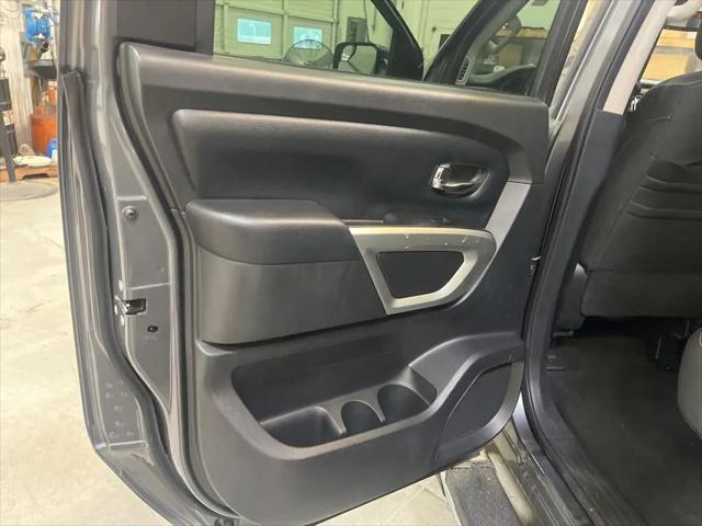 2017 Nissan Titan SV