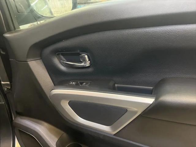 2017 Nissan Titan SV