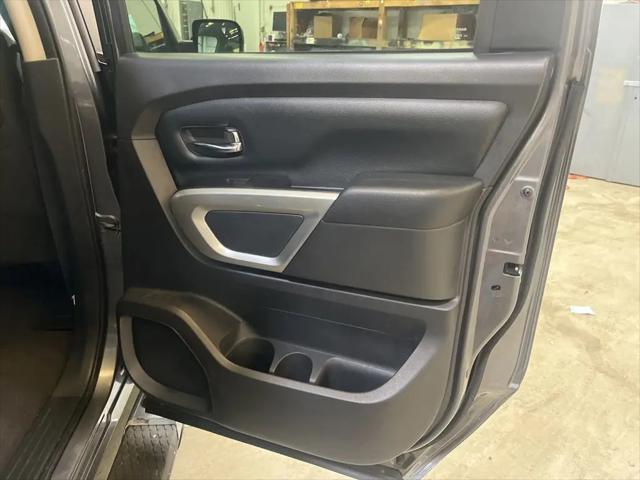 2017 Nissan Titan SV