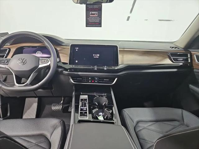 2026 Volkswagen Atlas SE with Technology