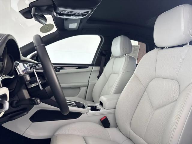 2023 Porsche Macan Macan