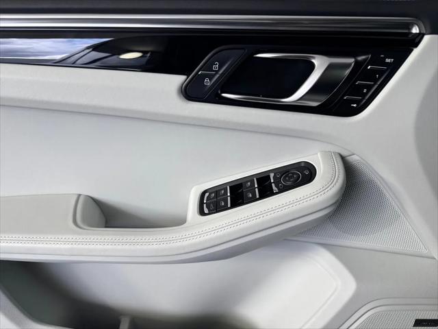 2023 Porsche Macan Macan