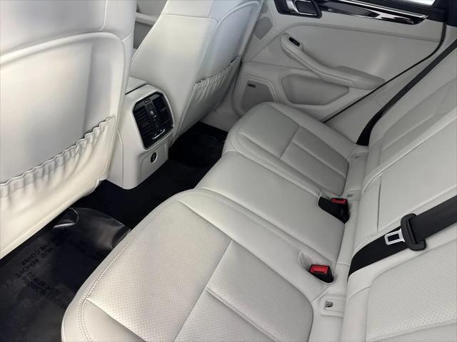 2023 Porsche Macan Macan