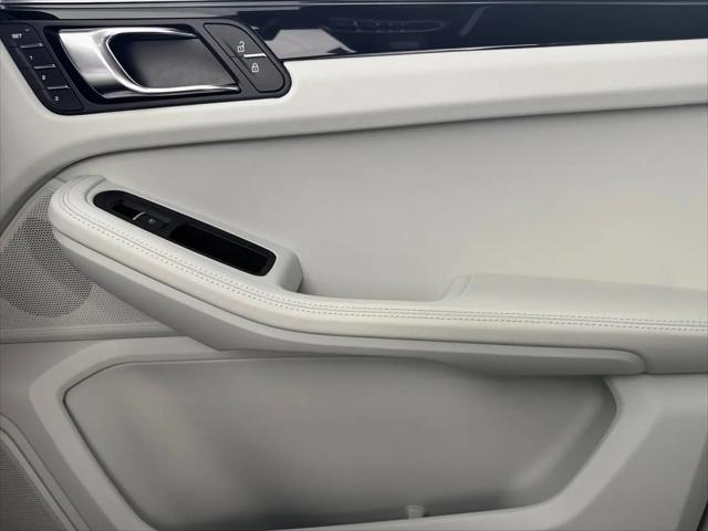 2023 Porsche Macan Macan
