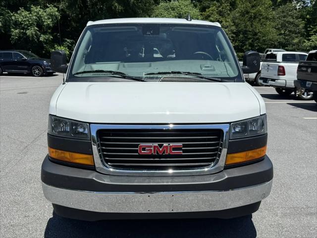2025 GMC Savana Passenger RWD 3500 Extended Wheelbase LT