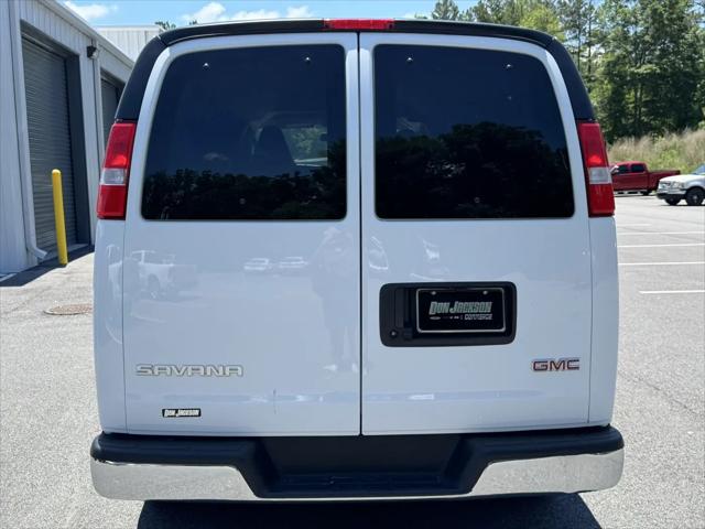 2025 GMC Savana Passenger RWD 3500 Extended Wheelbase LT
