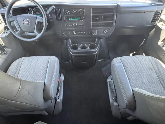 2025 GMC Savana Passenger RWD 3500 Extended Wheelbase LT