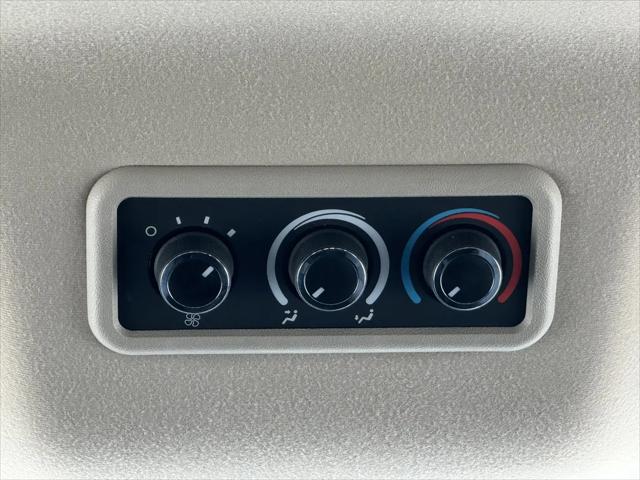 2025 GMC Savana Passenger RWD 3500 Extended Wheelbase LT