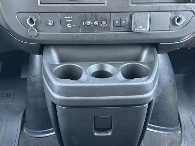 2025 GMC Savana Passenger RWD 3500 Extended Wheelbase LT