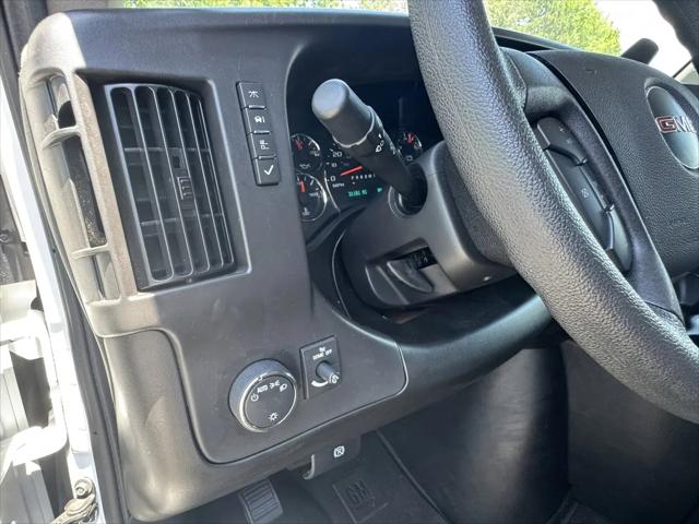 2025 GMC Savana Passenger RWD 3500 Extended Wheelbase LT