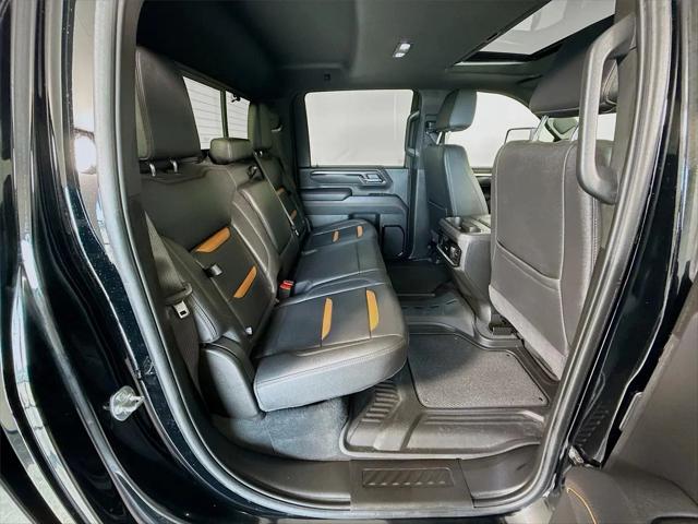 2025 GMC Sierra 2500HD 4WD Crew Cab Standard Bed AT4