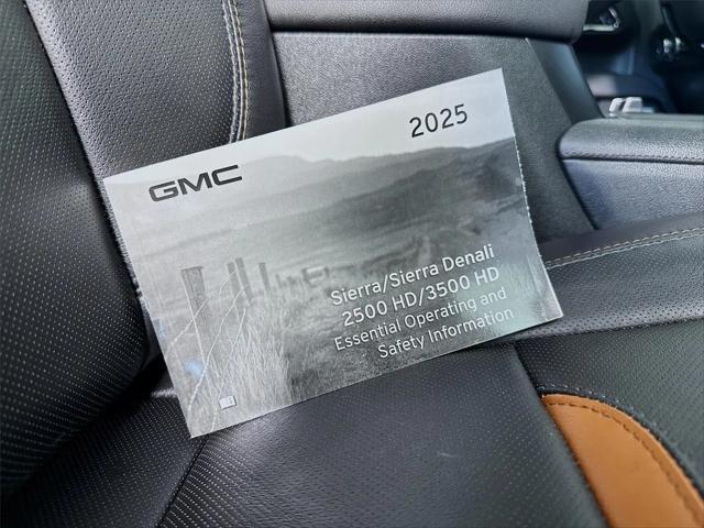 2025 GMC Sierra 2500HD 4WD Crew Cab Standard Bed AT4