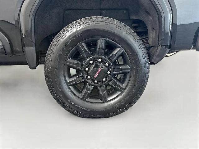 2025 GMC Sierra 2500HD 4WD Crew Cab Standard Bed AT4