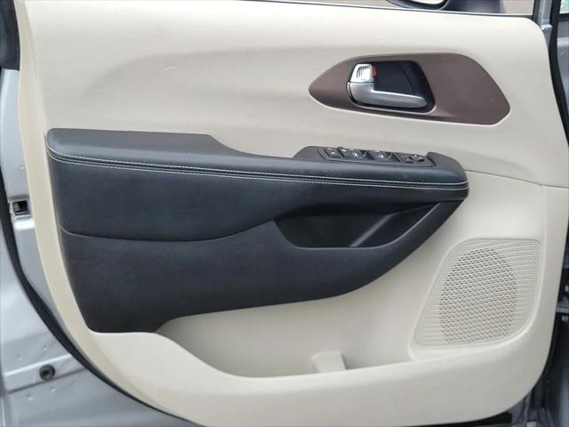 2021 Chrysler Voyager LXI