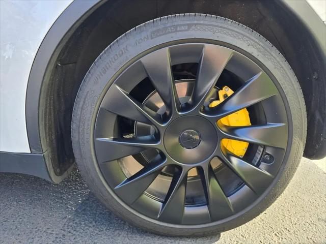 2022 Tesla Model Y Long Range Dual Motor All-Wheel Drive