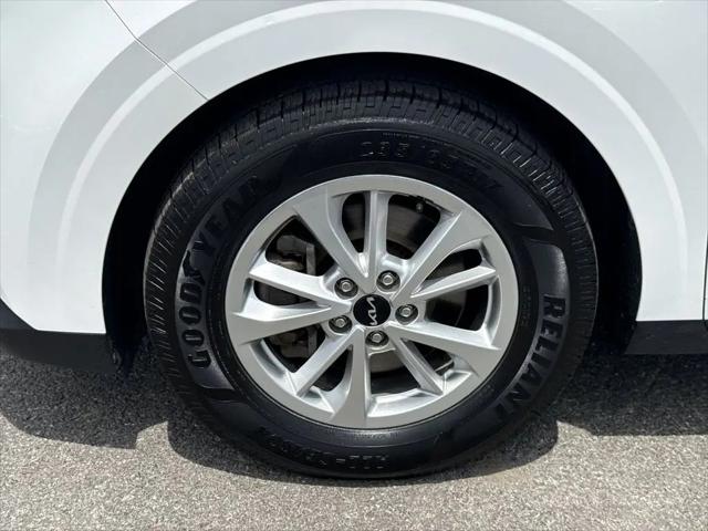 2022 Kia Carnival MPV LX Seat Package