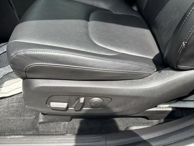 2022 Kia Carnival MPV LX Seat Package