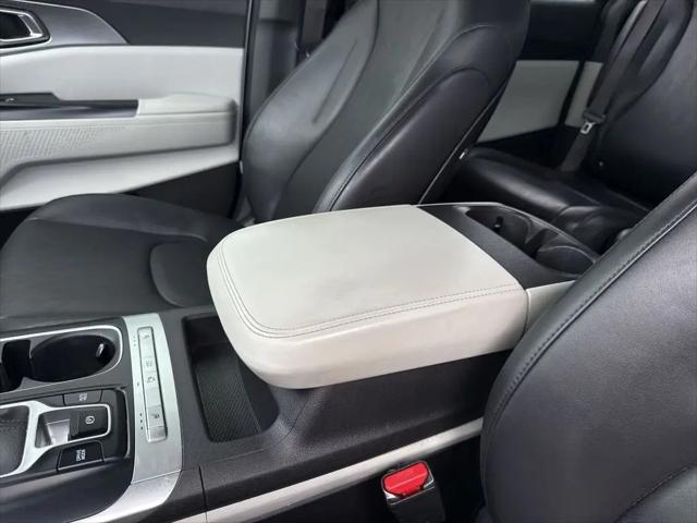 2022 Kia Carnival MPV LX Seat Package