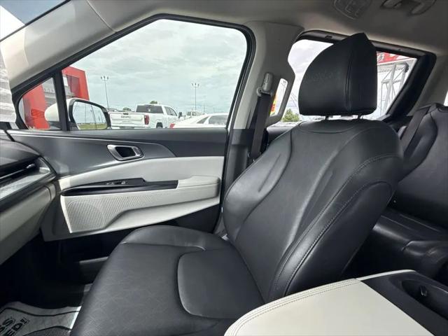 2022 Kia Carnival MPV LX Seat Package