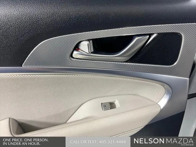 2022 Genesis G70 2.0T RWD