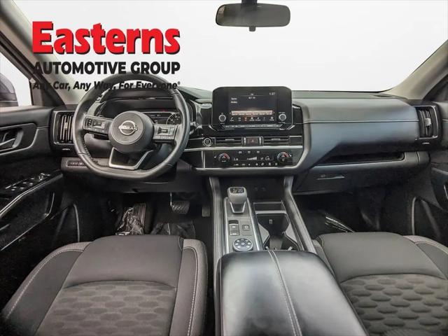 2022 Nissan Pathfinder SV 4WD