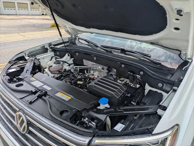 2024 Volkswagen Atlas 2.0T SE w/Technology