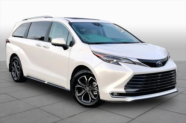 2025 Toyota Sienna Platinum