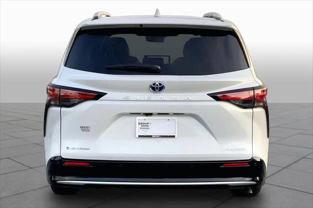 2025 Toyota Sienna Platinum