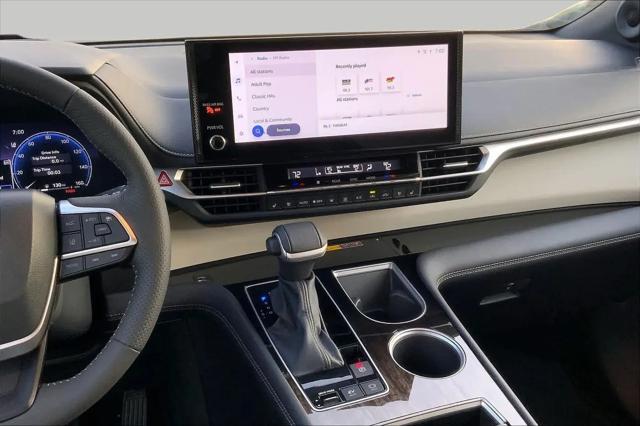 2025 Toyota Sienna Platinum