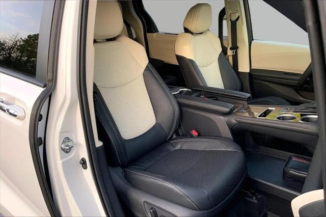 2025 Toyota Sienna Platinum