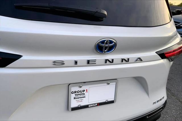 2025 Toyota Sienna Platinum
