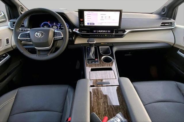 2025 Toyota Sienna Platinum