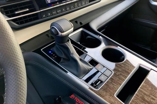 2025 Toyota Sienna Platinum