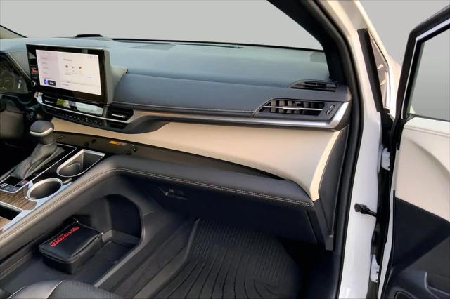 2025 Toyota Sienna Platinum