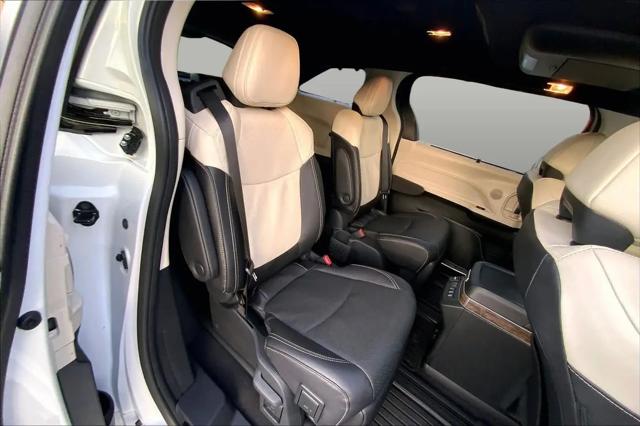 2025 Toyota Sienna Platinum