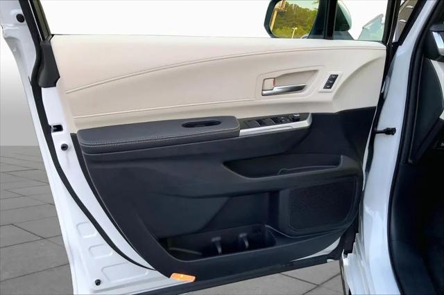 2025 Toyota Sienna Platinum
