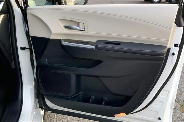 2025 Toyota Sienna Platinum