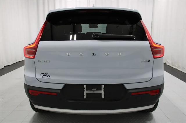 2025 Volvo XC40 B5 Core Bright Theme