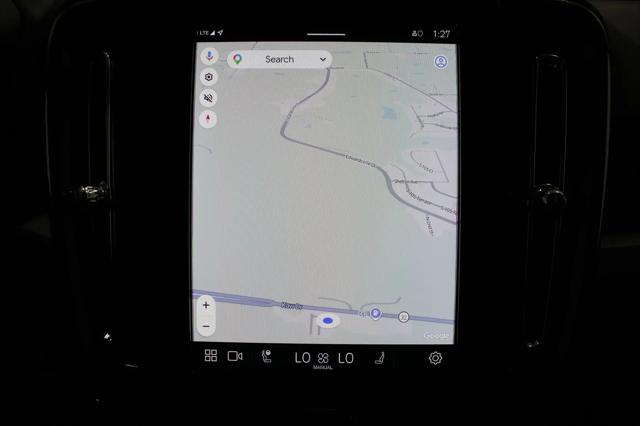 2025 Volvo XC40 B5 Core Bright Theme