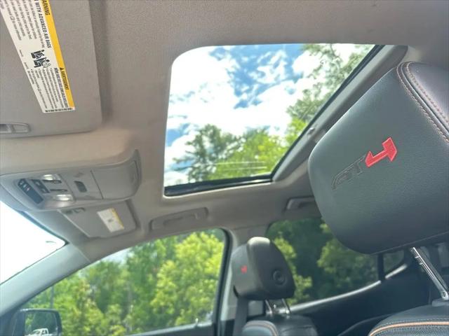 2022 GMC Acadia AWD AT4