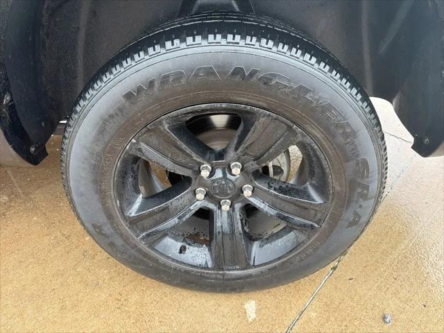 2024 Ram 1500 Classic Warlock Crew Cab 4x4 5'7" Box